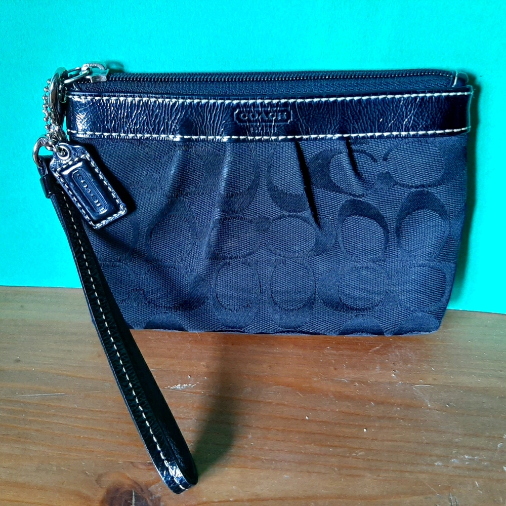 Wristlet
